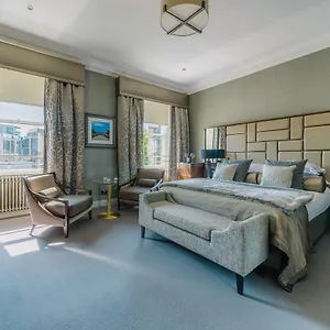 The Wine House 1821 Bed & Breakfast